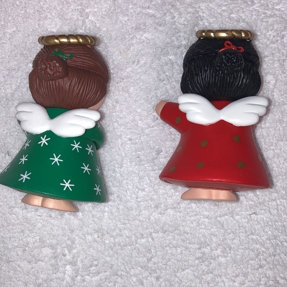 Hallmark green red angel salt and pepper shakers - Picture 3 of 6